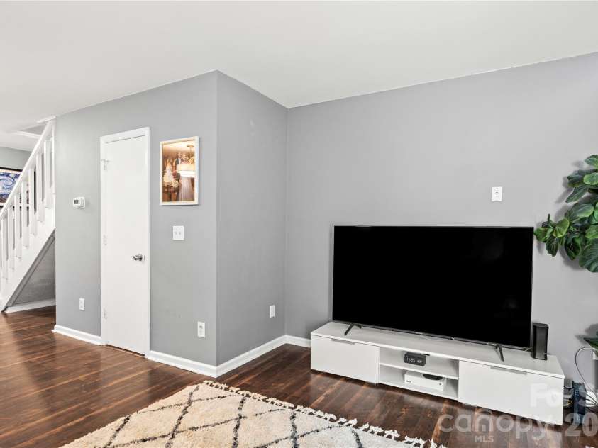 8251 Circle Tree Lane, Charlotte, NC 28277.  MLS# CAR4430235, YatesRealty ID 54399. 