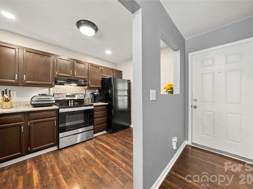 8251 Circle Tree Lane, Charlotte, NC 28277.  MLS# CAR4430235, YatesRealty ID 54399. 