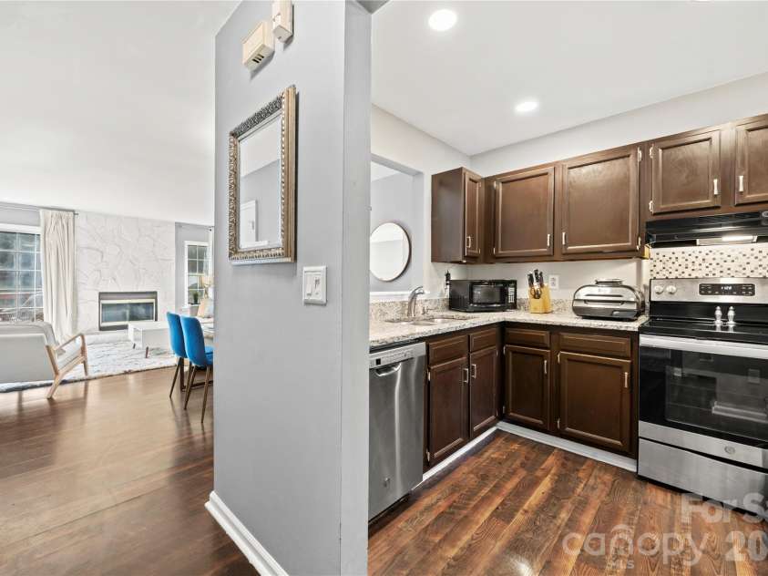 8251 Circle Tree Lane, Charlotte, NC 28277.  MLS# CAR4430235, YatesRealty ID 54399. 