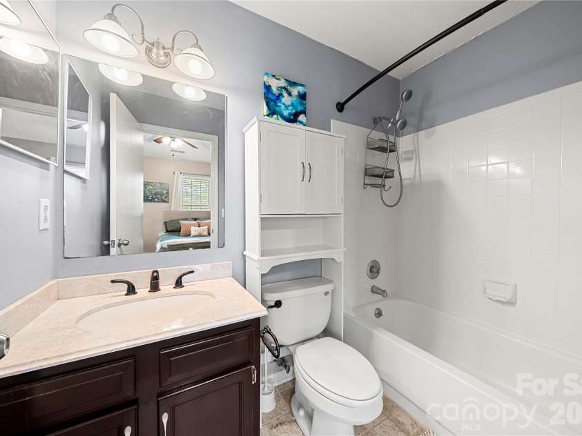 8251 Circle Tree Lane, Charlotte, NC 28277.  MLS# CAR4430235, YatesRealty ID 54399. 