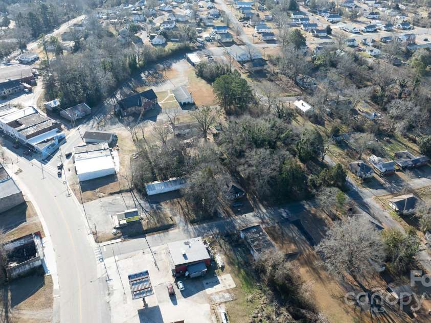 1 Catawba Avenue, Great Falls, SC 29055.  MLS# CAR4214782, YatesRealty ID 544. 