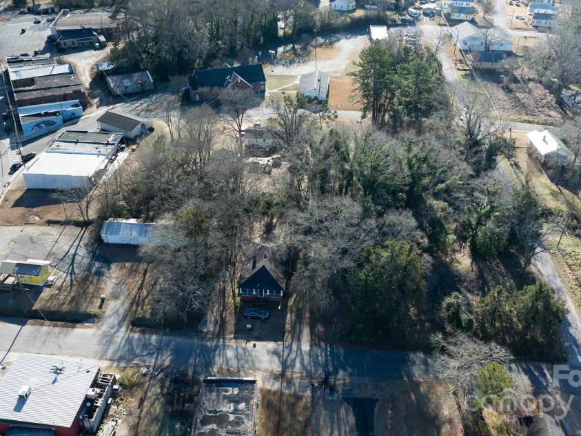 1 Catawba Avenue, Great Falls, SC 29055.  MLS# CAR4214782, YatesRealty ID 544. 