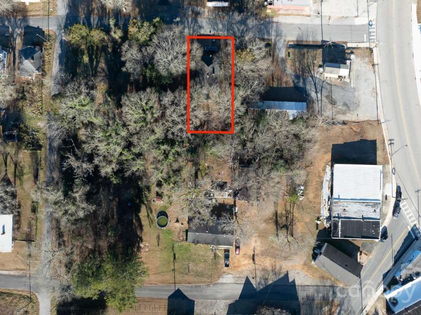 1 Catawba Avenue, Great Falls, SC 29055.  MLS# CAR4214782, YatesRealty ID 544. 