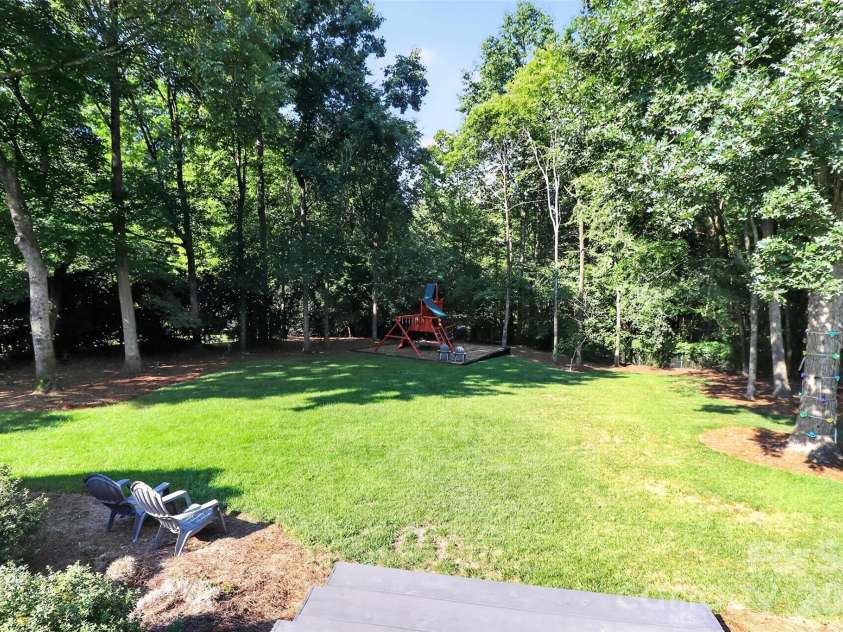 1901 Cortelyou Road, Charlotte, NC 28211.  MLS# CAR4421734, YatesRealty ID 54400. 1+ acres of privacy in Foxcroft!
