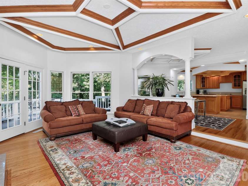 1901 Cortelyou Road, Charlotte, NC 28211.  MLS# CAR4421734, YatesRealty ID 54400. Pool house den