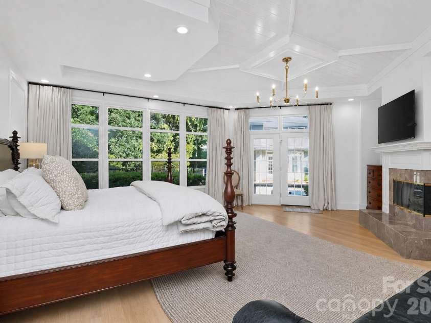 1901 Cortelyou Road, Charlotte, NC 28211.  MLS# CAR4421734, YatesRealty ID 54400. Primary bedroom