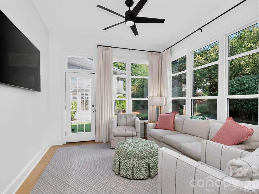 1901 Cortelyou Road, Charlotte, NC 28211.  MLS# CAR4421734, YatesRealty ID 54400. Sunroom/2nd den connected to breakfast area