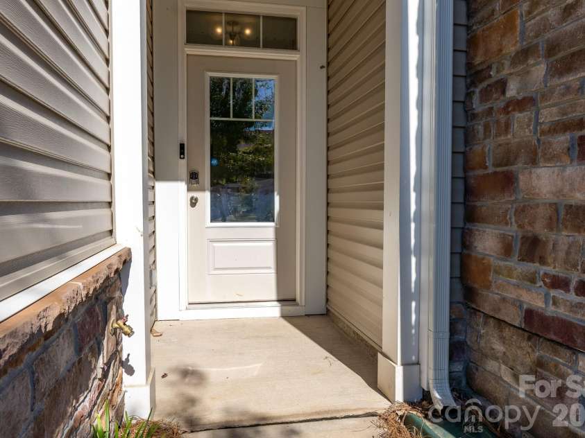 9238 Northfield Crossing Drive, Charlotte, NC 28269.  MLS# CAR4428650, YatesRealty ID 54403. 