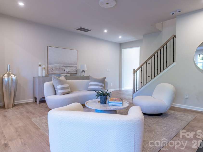 9238 Northfield Crossing Drive, Charlotte, NC 28269.  MLS# CAR4428650, YatesRealty ID 54403. 
