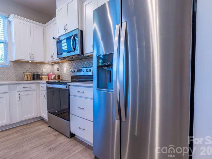 9238 Northfield Crossing Drive, Charlotte, NC 28269.  MLS# CAR4428650, YatesRealty ID 54403. 