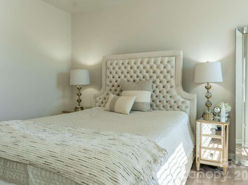 9238 Northfield Crossing Drive, Charlotte, NC 28269.  MLS# CAR4428650, YatesRealty ID 54403. 