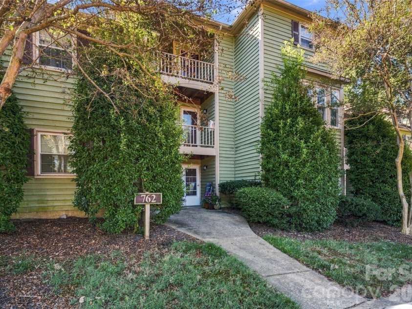 762 Marsh Road, Charlotte, NC 28209.  MLS# CAR4340120, YatesRealty ID 54407. 