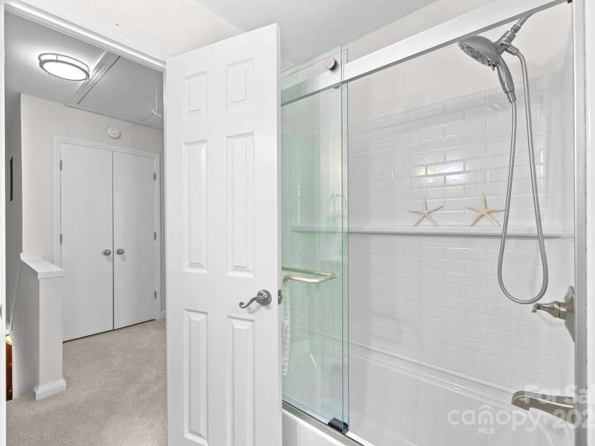 9319 Harps Mill Court, Charlotte, NC 28270.  MLS# CAR4244091, YatesRealty ID 5441. Fully renovated secondary bathroom