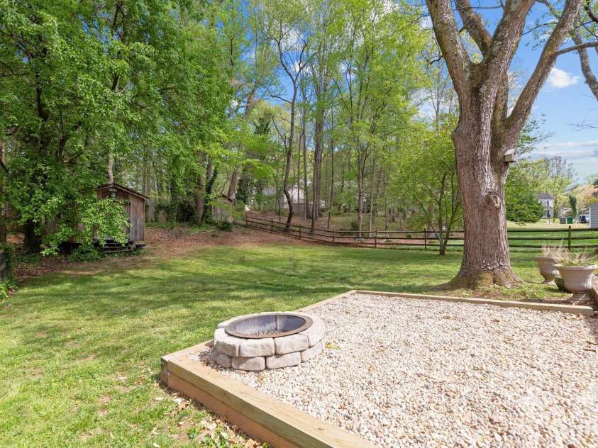 9319 Harps Mill Court, Charlotte, NC 28270.  MLS# CAR4244091, YatesRealty ID 5441. Large shady backyard