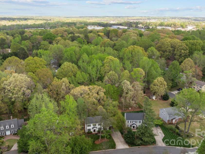9319 Harps Mill Court, Charlotte, NC 28270.  MLS# CAR4244091, YatesRealty ID 5441. Lovely neighborhood in the Charlotte tree canopy