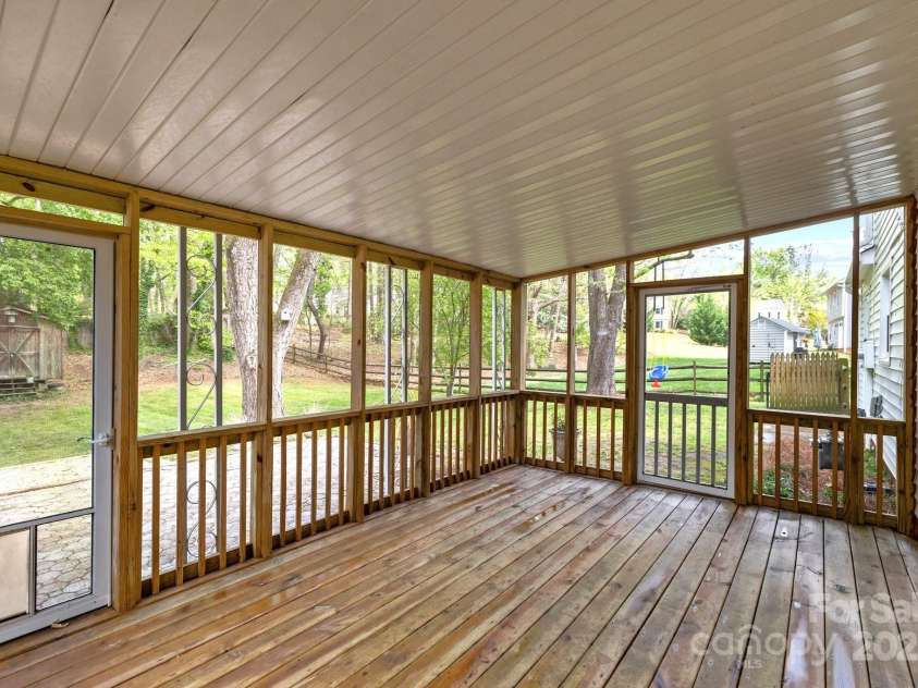 9319 Harps Mill Court, Charlotte, NC 28270.  MLS# CAR4244091, YatesRealty ID 5441. Private screened in porch