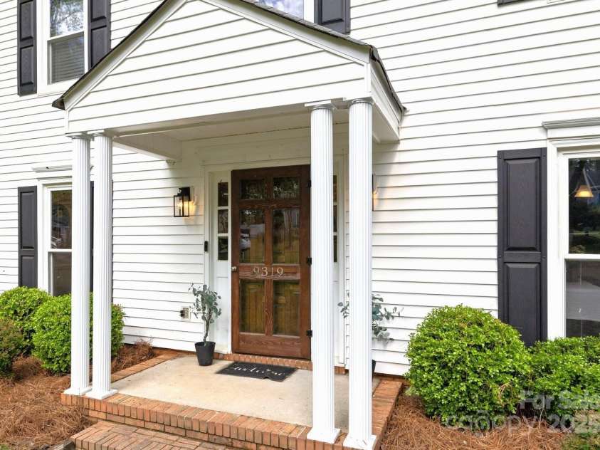 9319 Harps Mill Court, Charlotte, NC 28270.  MLS# CAR4244091, YatesRealty ID 5441. Welcome to Sardis Woods