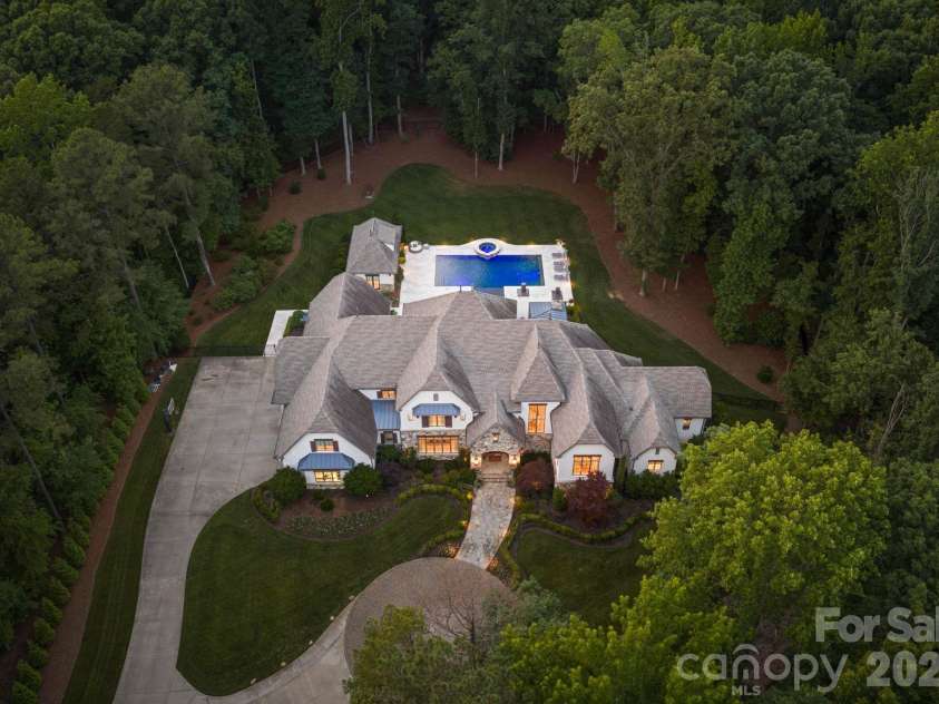 6010 Hathaway Lane, Waxhaw, NC 28173.  MLS# CAR4427935, YatesRealty ID 54410. 