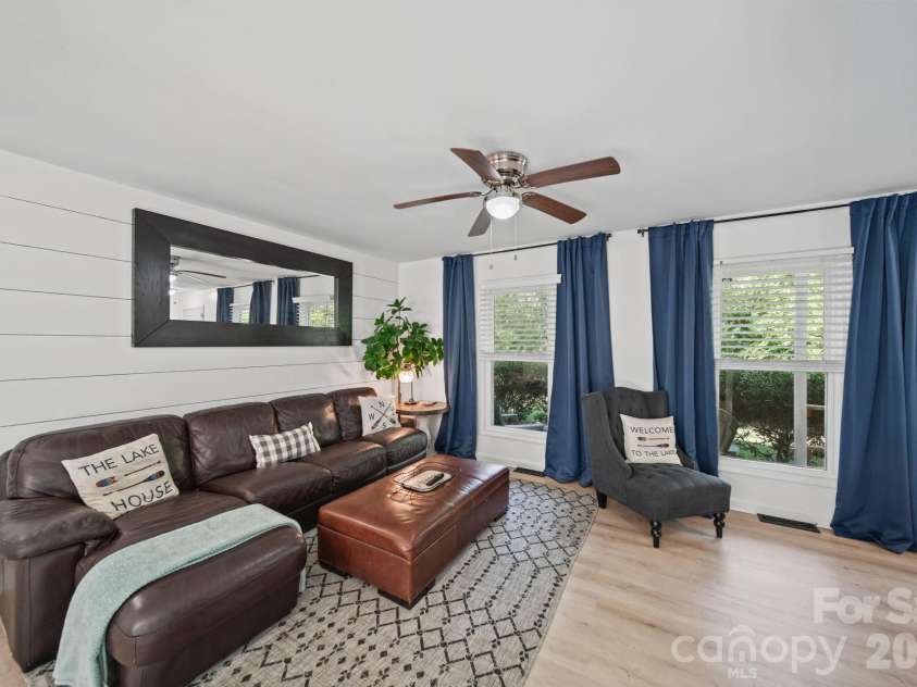 106 Brookridge Lane, Mooresville, NC 28117.  MLS# CAR4430331, YatesRealty ID 54411. 