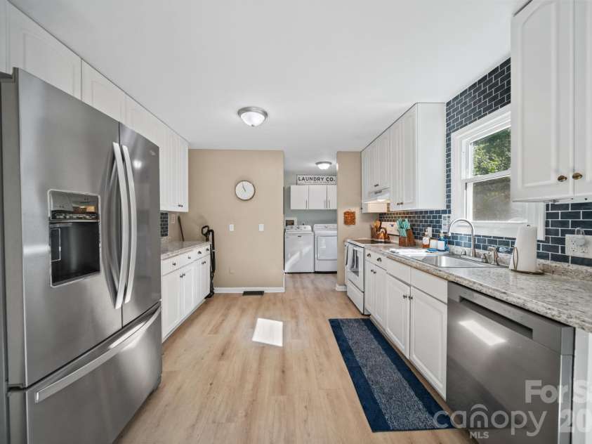 106 Brookridge Lane, Mooresville, NC 28117.  MLS# CAR4430331, YatesRealty ID 54411. 