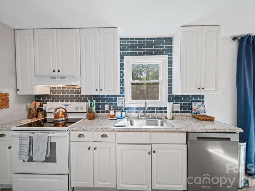 106 Brookridge Lane, Mooresville, NC 28117.  MLS# CAR4430331, YatesRealty ID 54411. 