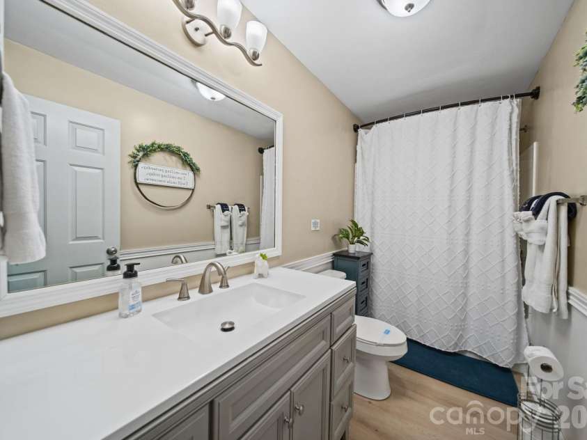 106 Brookridge Lane, Mooresville, NC 28117.  MLS# CAR4430331, YatesRealty ID 54411. 