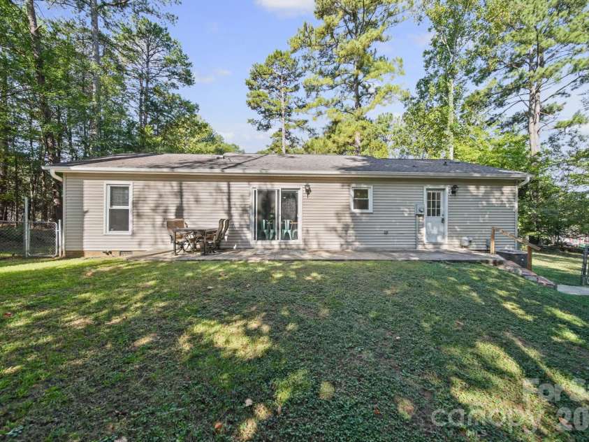 106 Brookridge Lane, Mooresville, NC 28117.  MLS# CAR4430331, YatesRealty ID 54411. 