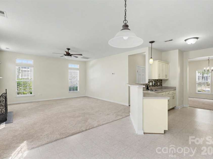 176 Snead Road, Fort Mill, SC 29715.  MLS# CAR4430217, YatesRealty ID 54412. 