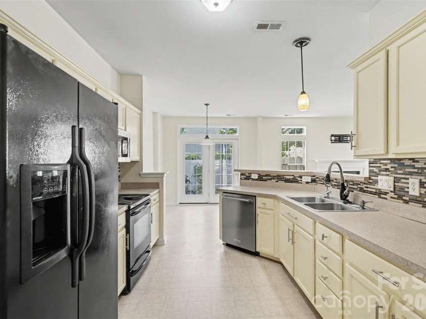 176 Snead Road, Fort Mill, SC 29715.  MLS# CAR4430217, YatesRealty ID 54412. 