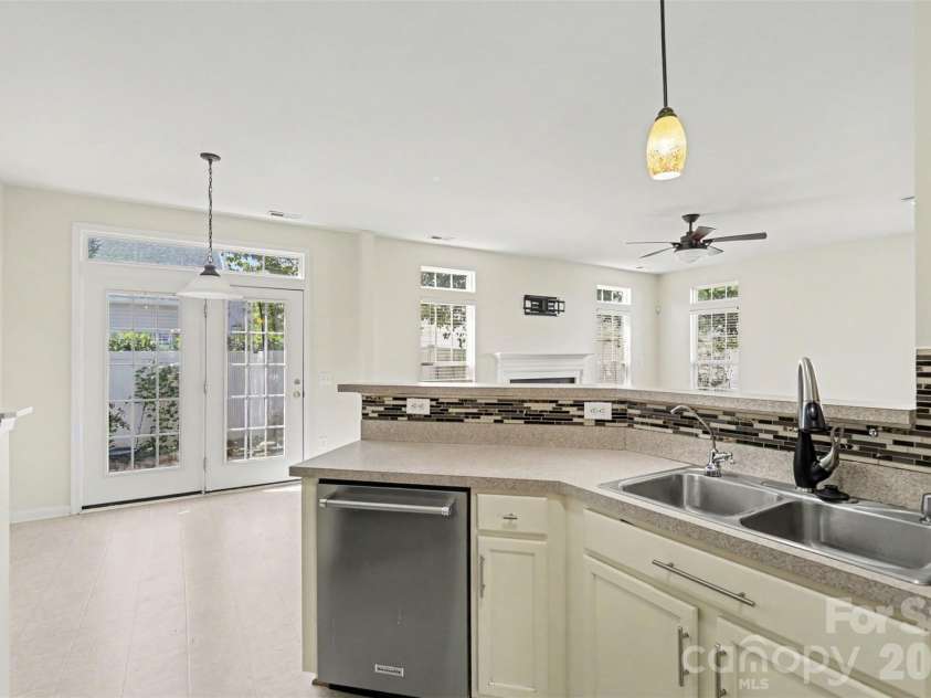 176 Snead Road, Fort Mill, SC 29715.  MLS# CAR4430217, YatesRealty ID 54412. 