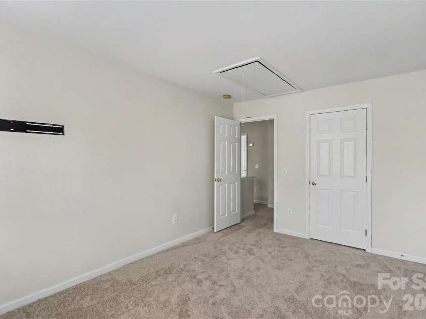 176 Snead Road, Fort Mill, SC 29715.  MLS# CAR4430217, YatesRealty ID 54412. 