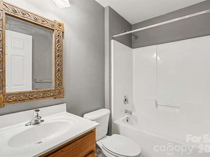 176 Snead Road, Fort Mill, SC 29715.  MLS# CAR4430217, YatesRealty ID 54412. 