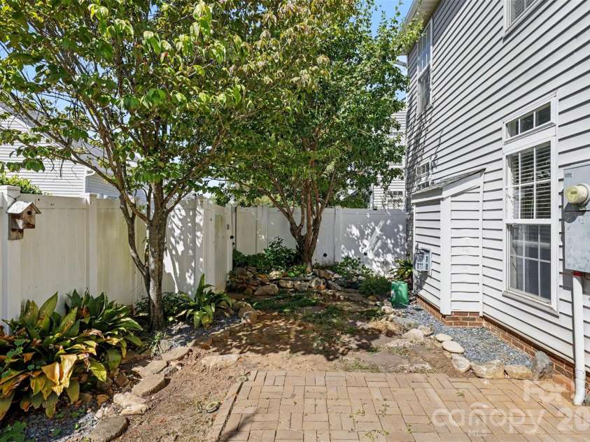 176 Snead Road, Fort Mill, SC 29715.  MLS# CAR4430217, YatesRealty ID 54412. 