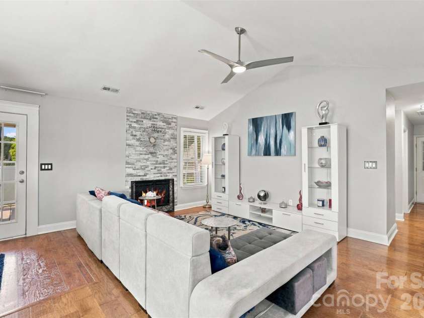 5728 Ebley Loop, Charlotte, NC 28227.  MLS# CAR4430719, YatesRealty ID 54413. 