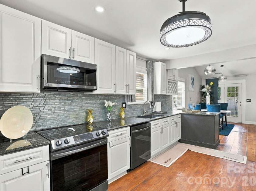 5728 Ebley Loop, Charlotte, NC 28227.  MLS# CAR4430719, YatesRealty ID 54413. 