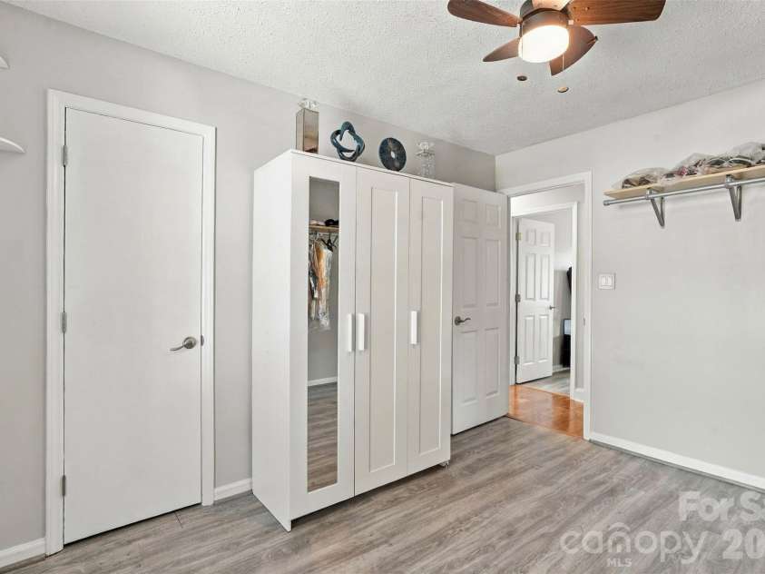5728 Ebley Loop, Charlotte, NC 28227.  MLS# CAR4430719, YatesRealty ID 54413. 