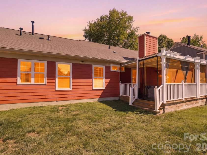 5728 Ebley Loop, Charlotte, NC 28227.  MLS# CAR4430719, YatesRealty ID 54413. 