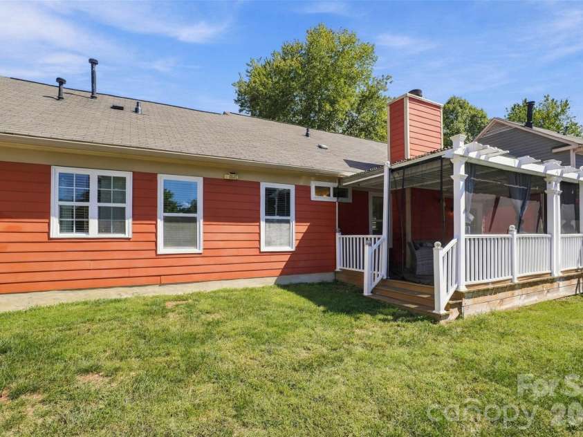 5728 Ebley Loop, Charlotte, NC 28227.  MLS# CAR4430719, YatesRealty ID 54413. 
