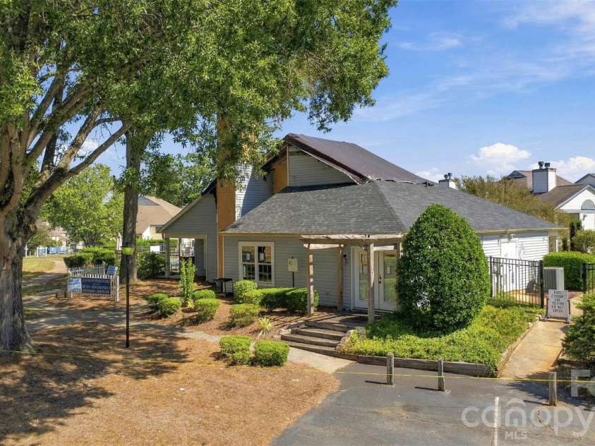 5728 Ebley Loop, Charlotte, NC 28227.  MLS# CAR4430719, YatesRealty ID 54413. 
