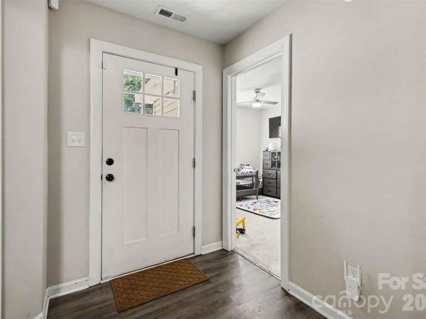 633 Ashford Street, Chester, SC 29706.  MLS# CAR4430424, YatesRealty ID 54414. 