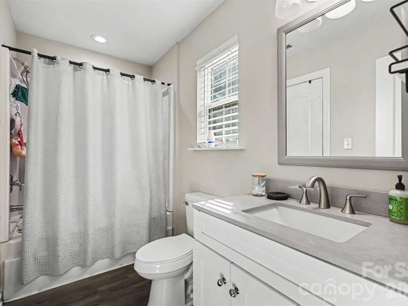 633 Ashford Street, Chester, SC 29706.  MLS# CAR4430424, YatesRealty ID 54414. 