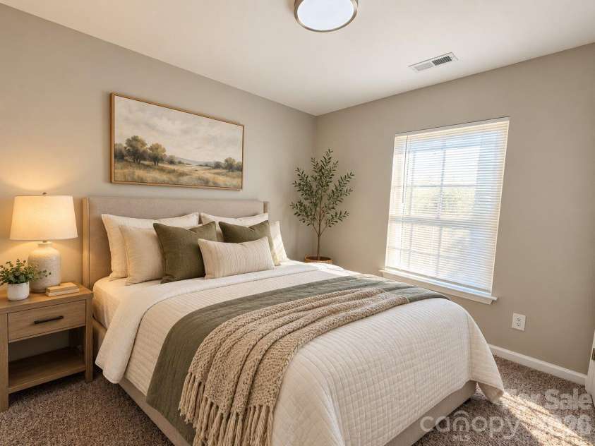 5430 Peachwood Drive, Charlotte, NC 28216.  MLS# CAR4429277, YatesRealty ID 54415. 