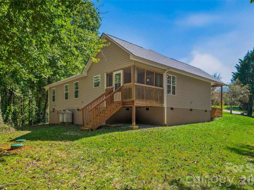 8 Maltese Lane, Weaverville, NC 28787.  MLS# CAR4430513, YatesRealty ID 54416. .87 acres
