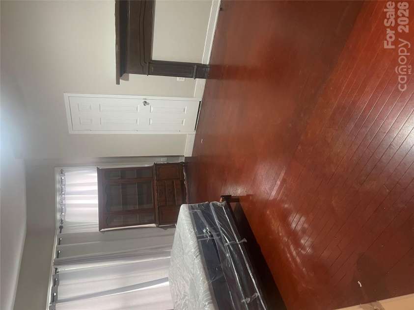 334 Davie Avenue, Statesville, NC 28677.  MLS# CAR4430351, YatesRealty ID 54417. 
