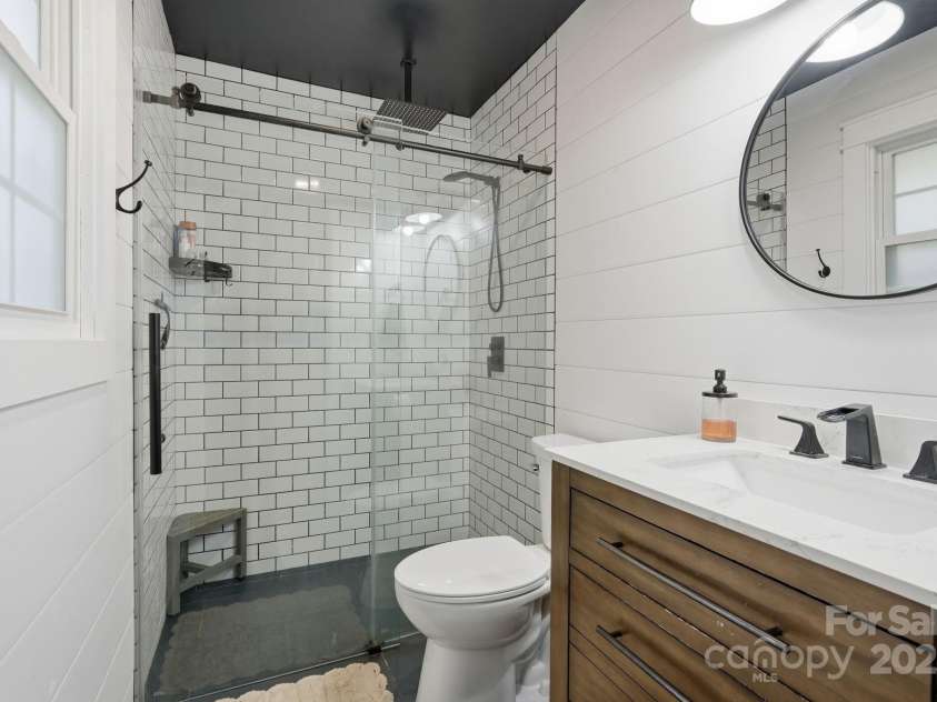 4274 Sunnydell Drive, Winston Salem, NC 27106.  MLS# CAR4330356, YatesRealty ID 54418. 