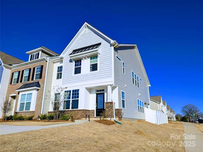 12712 Wandering Brook Drive, Charlotte, NC 28273.  MLS# CAR4220189, YatesRealty ID 5442. 