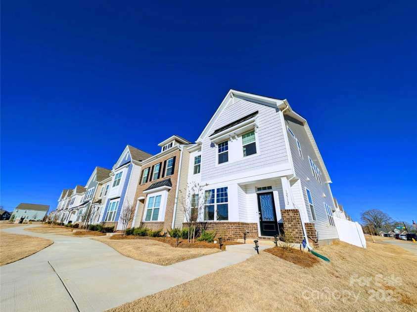 12712 Wandering Brook Drive, Charlotte, NC 28273.  MLS# CAR4220189, YatesRealty ID 5442. 