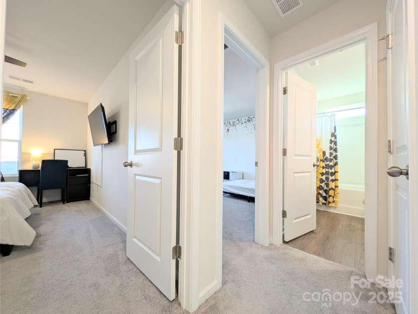 12712 Wandering Brook Drive, Charlotte, NC 28273.  MLS# CAR4220189, YatesRealty ID 5442. 
