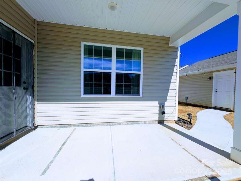 12712 Wandering Brook Drive, Charlotte, NC 28273.  MLS# CAR4220189, YatesRealty ID 5442. 
