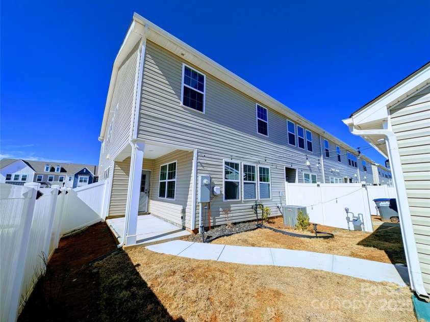 12712 Wandering Brook Drive, Charlotte, NC 28273.  MLS# CAR4220189, YatesRealty ID 5442. 